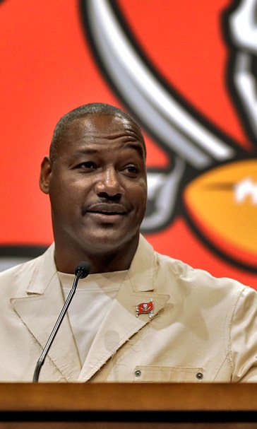 Derrick Brooks begins HOF victory lap with Bucs Ring of Honor announcement